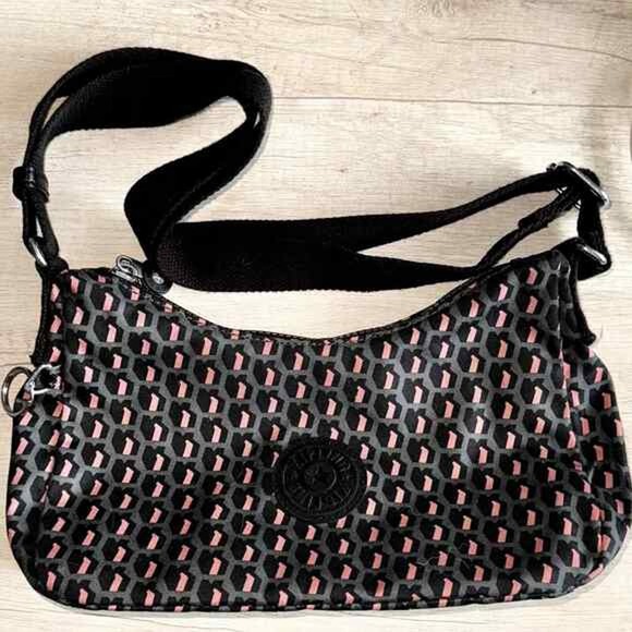 Kipling Crossbody bag modified for sync test